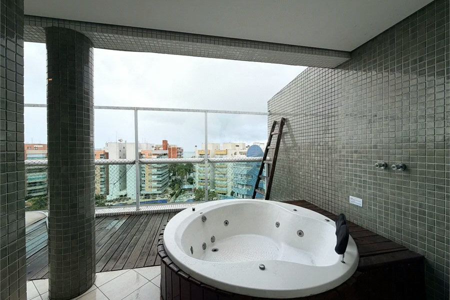 Cobertura à venda com 2 quartos, sendo 1 suíte,  em Riviera de São Lourenço, Bertioga, SP