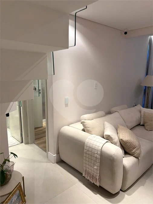 Apartamento duplex de 102 m² com 2 dormitórios, sendo 1 suíte, 3 banheiros, área gourmet e 1 vaga de garagem. Conforto, estilo e exclusividade em um só imóvel!