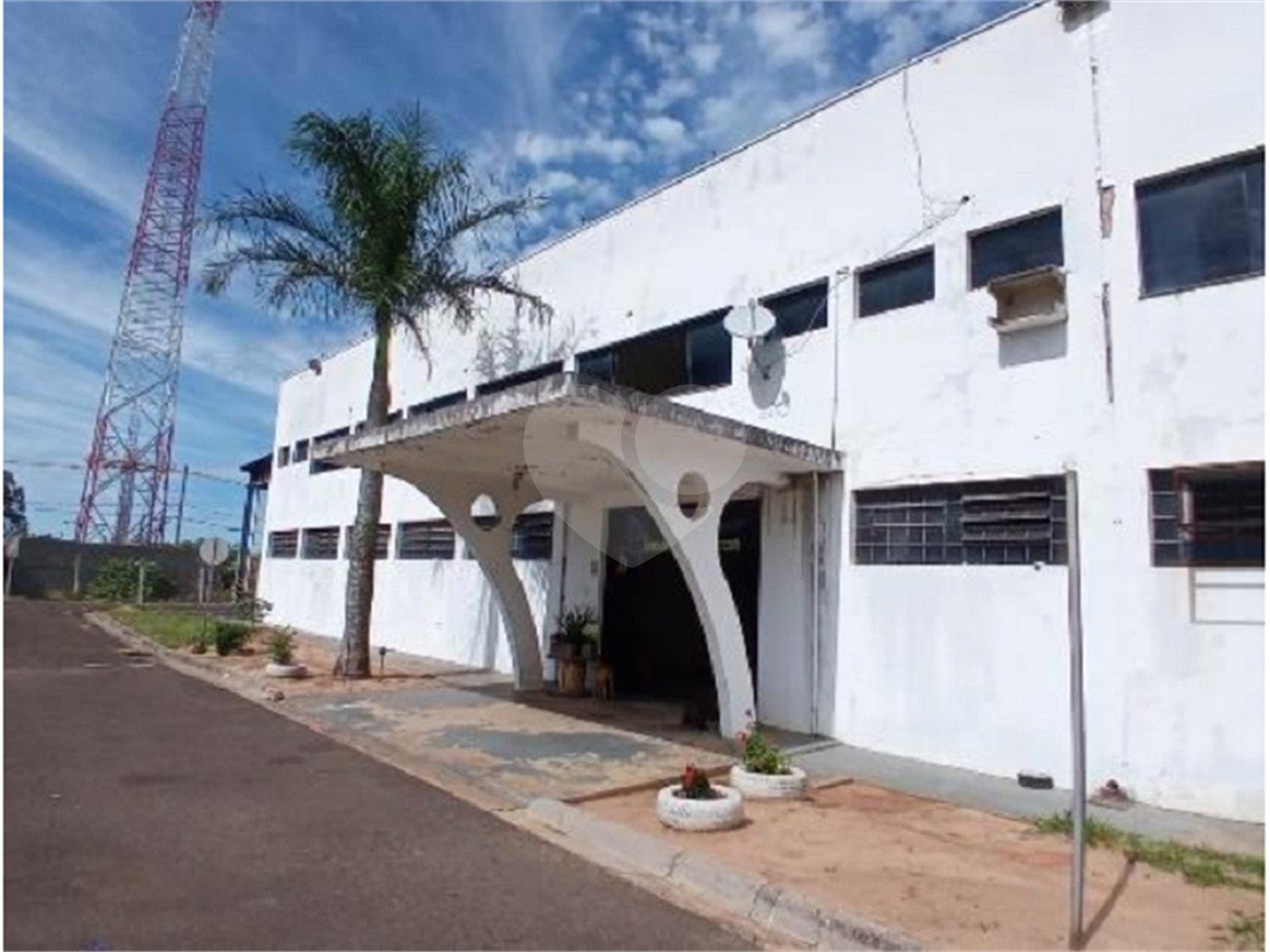Galpão Comercial .