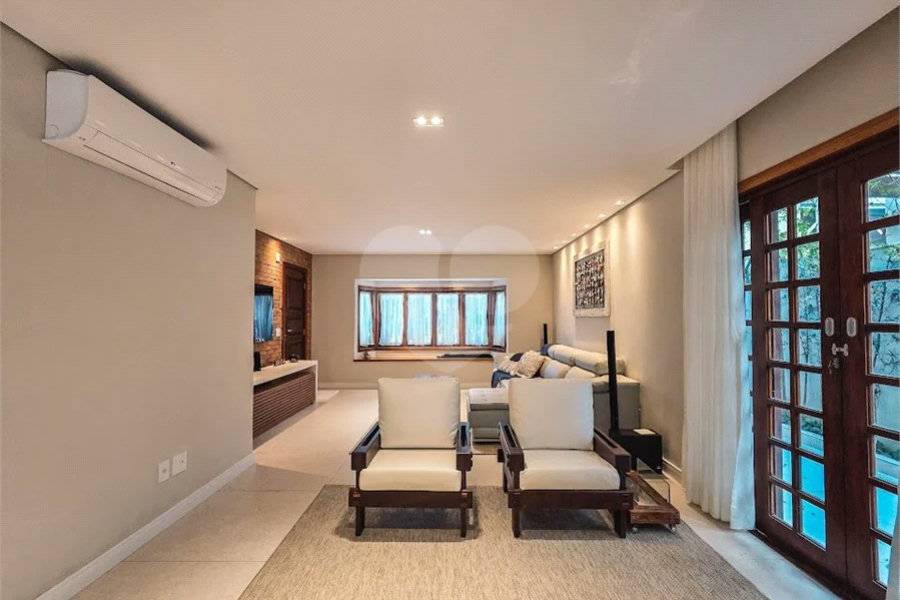 Casa à venda com 4 quartos, sendo 3 suítes, em Riviera de São Lourenço, Bertioga, SP
