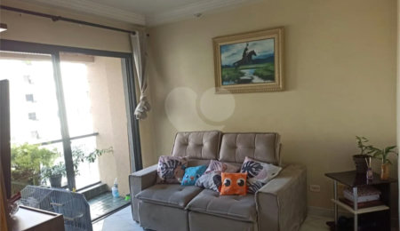Apartamento à venda com 3 quartos, sendo 1 suíte,  em Vila Hamburguesa, São Paulo, SP