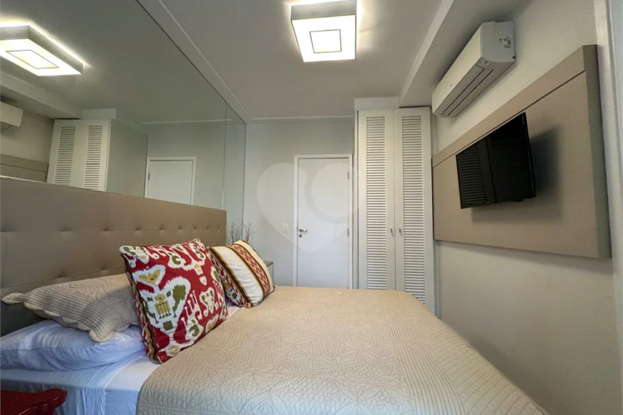 Apartamento à venda com 3 quartos, sendo 2 suítes,  em Riviera de São Lourenço, Bertioga, SP