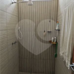 Casa Nova (Apenas 2 Anos) com Suíte: Conforto, Segurança e Localização Privilegiada!
