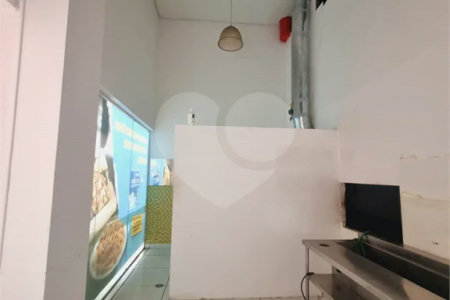 Imóvel térreo com mezanino pronto para lanchonete, venda ou locação, na Barra Funda