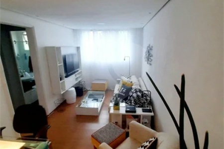 Apartamento com 2 quartos e 1 banheiro