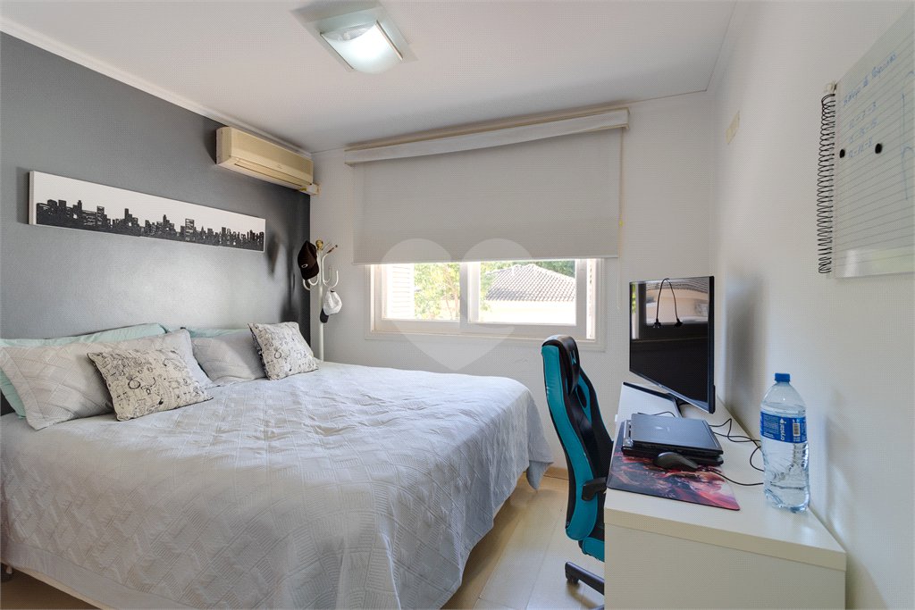 Casa à venda com 4 quartos, sendo 2 suítes, no condomínio Villa Franz Schubert, São Paulo - SP