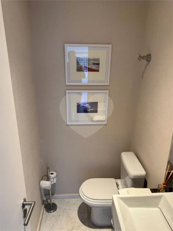 Apartamento 193m² locação no Paraíso, 3 suites, escritório, varanda, reformado, mobiliado, 4 vagas