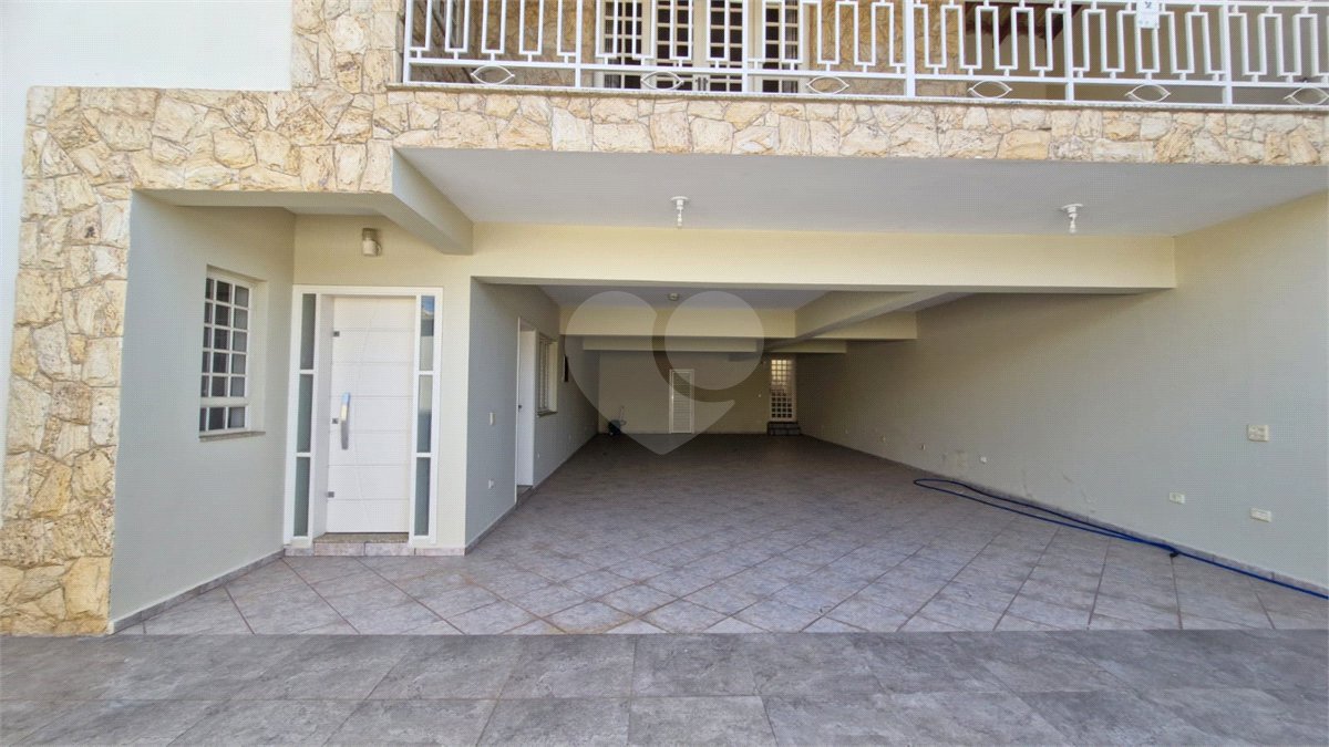 Casa sofisticada à venda em bairro nobre de Atibaia | 3 dormitórios | 408 m²