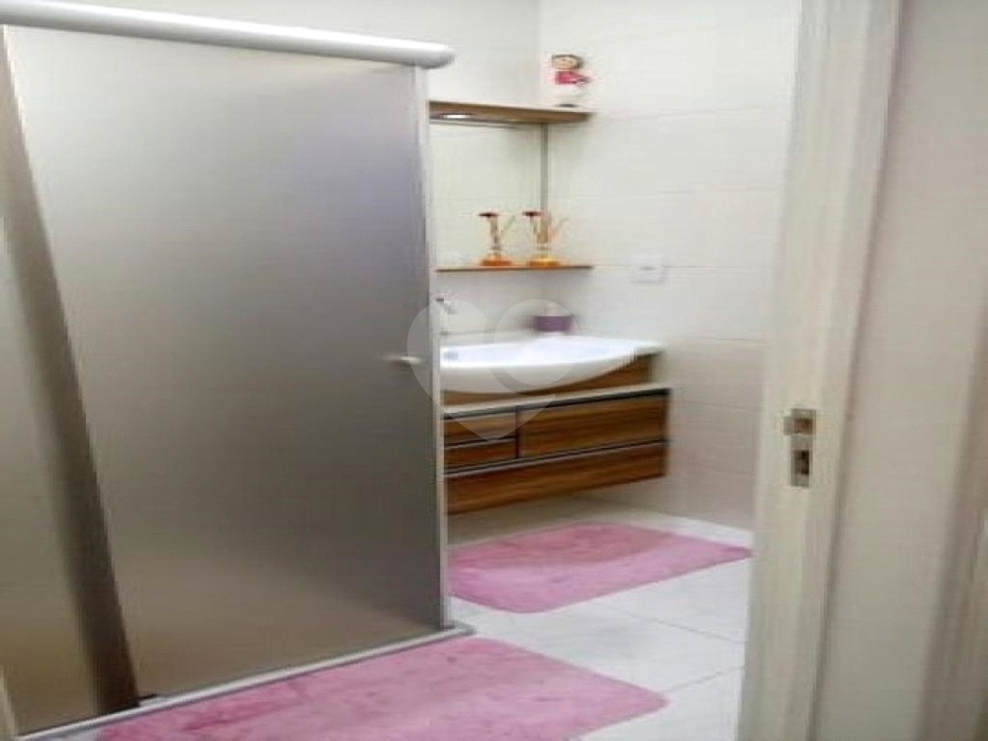 Excelente Apartamento de 02 dormitórios. Venha fazer uma Visita.