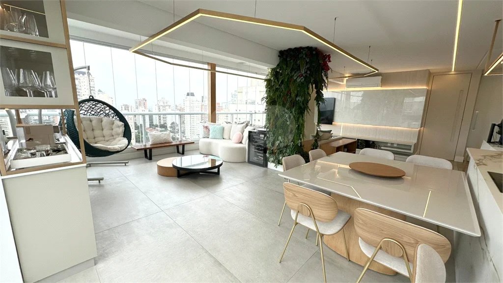Apartamento de 140 m², 2 dormitórios sendo uma suìte, 3 vagas - Campo Belo/SP.