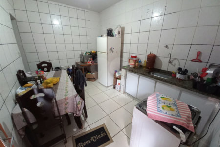 Sobrado à venda com excelente distribuição de espaços