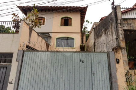 Casa com 224m², 3 quartos, sendo 1 suíte, 3 garagens, à venda no Butantã