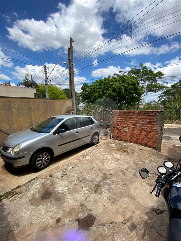 Casa Térrea com 1 dormitório.