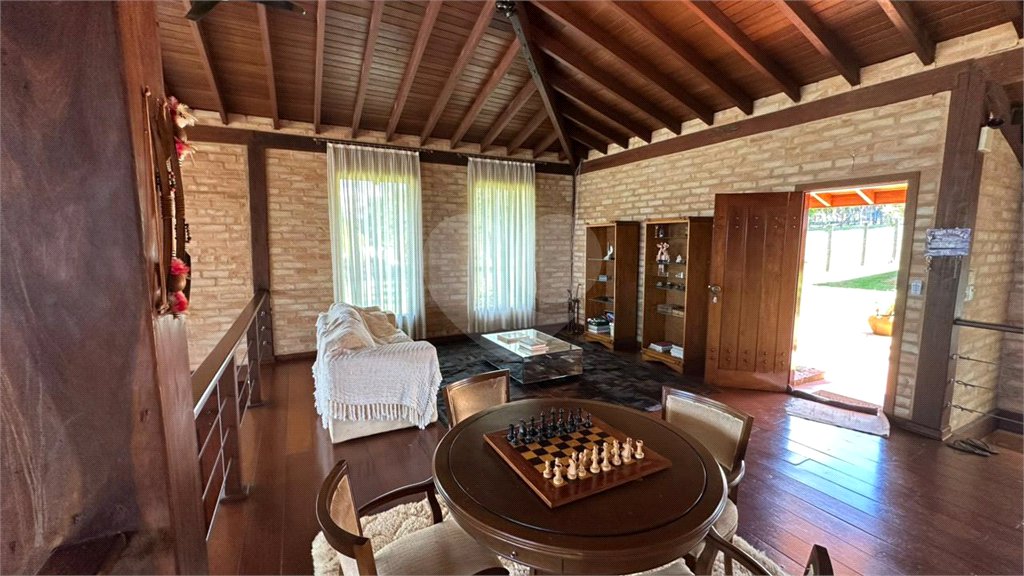 Casa para venda no Condomínio Vivenda do Broa.