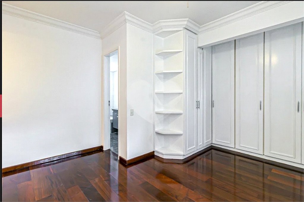Apartamento a venda em Moema com 162m², 3 quartos ( suítes ) 3 vagas
