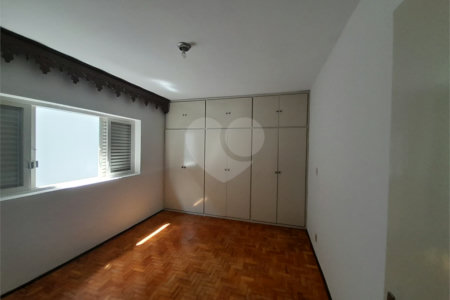Casa Disponível para Venda ou Locação na Vila Nery – Ideal para Residência ou Comércio