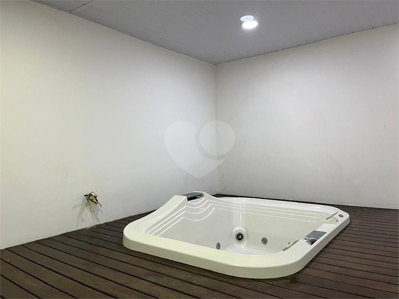 Apartamento á venda com 200m² - Bosque da Saúde