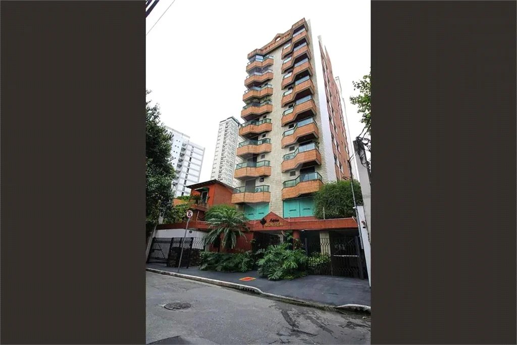 Apartamento à venda na Vila Nova Conceição, mobiliado pronto para morar com varanda e 1 vaga