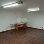 Excelente Sobrado com 04 suítes. Venha fazer uma visita.