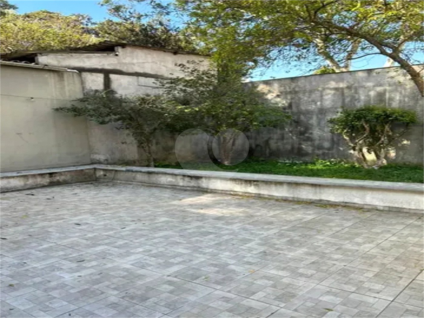 Vende se Uma Casa / Terreno Maravilhosa e Aconchegante!!!