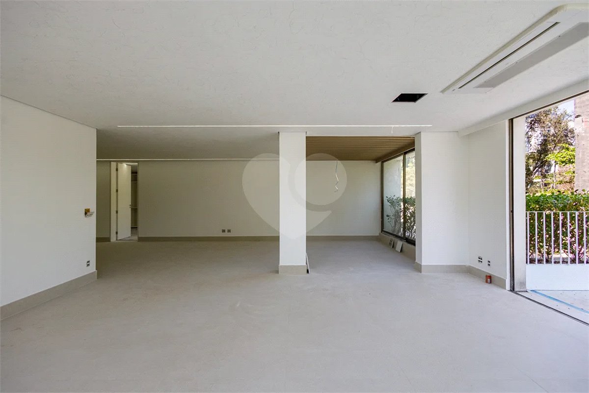 Casa em condomínio fechado no Jardim Europa ao lado do Iguatemi | 3 suítes | 4 vagas