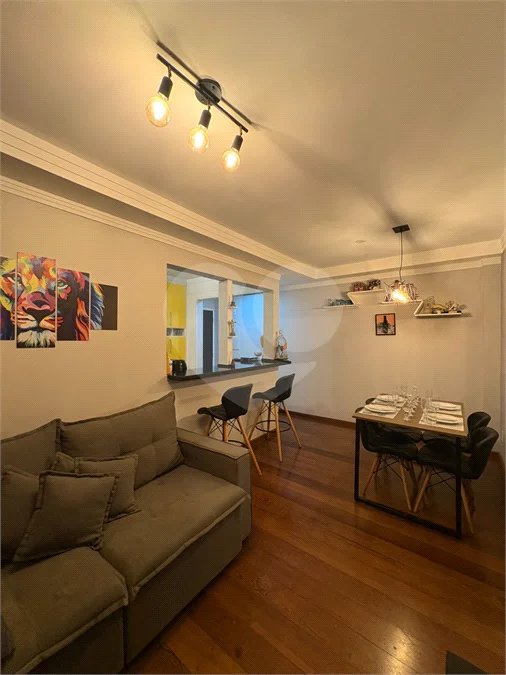 Apartamento reformado e mobiliado no Residência América - Venda - Parque Maria Domitila
