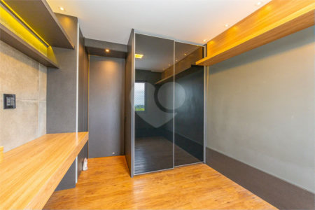 Apartamento à venda com 3 quartos, sendo 1 suíte, em Chácara Santo Antônio, São Paulo, SP