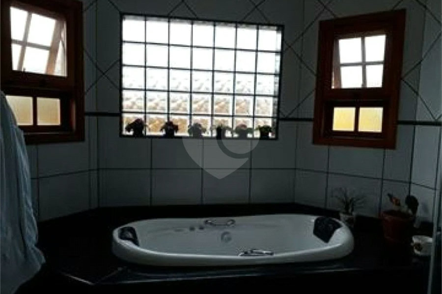 Casa à venda com 3 suítes em Estância Santa Maria do Laranjal, Atibaia, SP