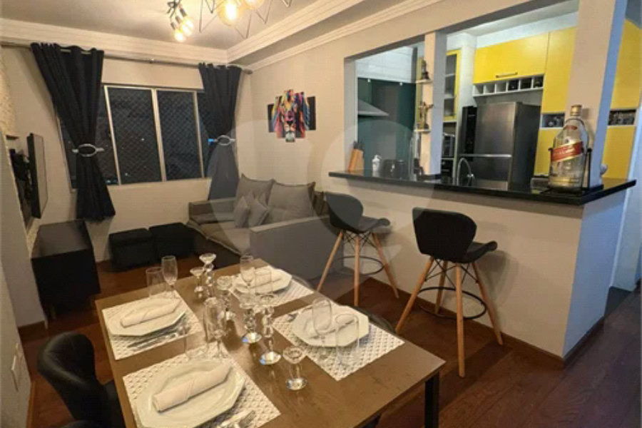 Apartamento reformado e mobiliado no Residência América - Venda - Parque Maria Domitila
