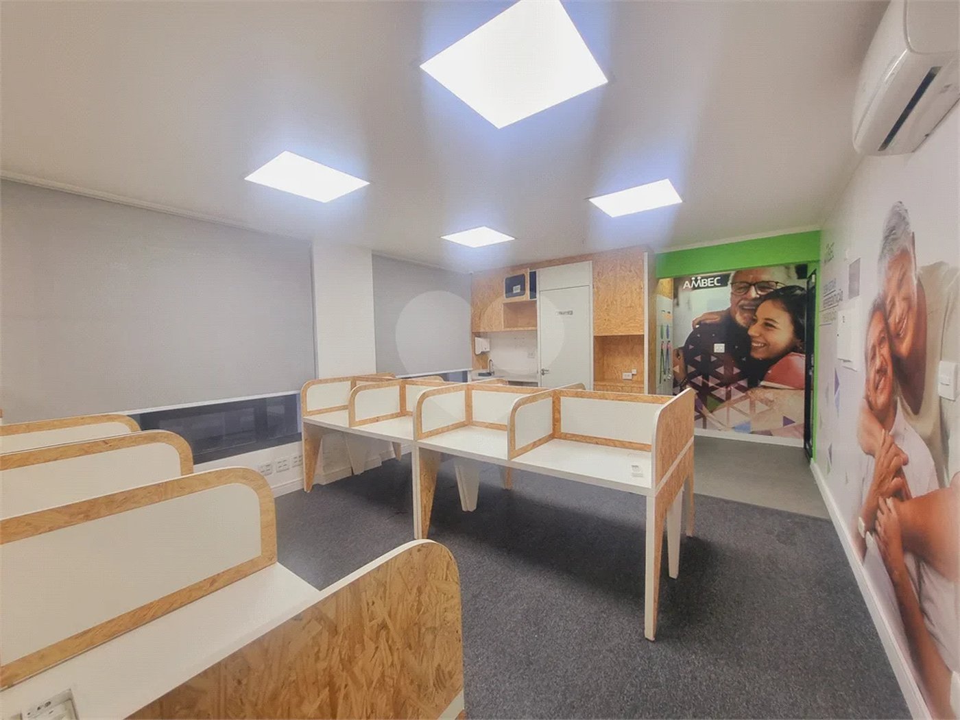 Sala comercial mobiliada para locação na Vila Olímpia