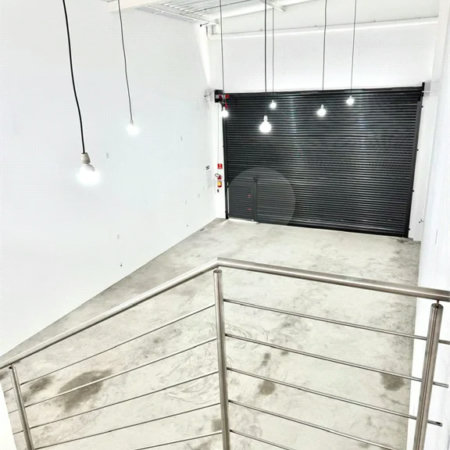 Salão comercial em Atibaia para locação 170 metros com mezanino, escritório, 5 vagas estacionamento