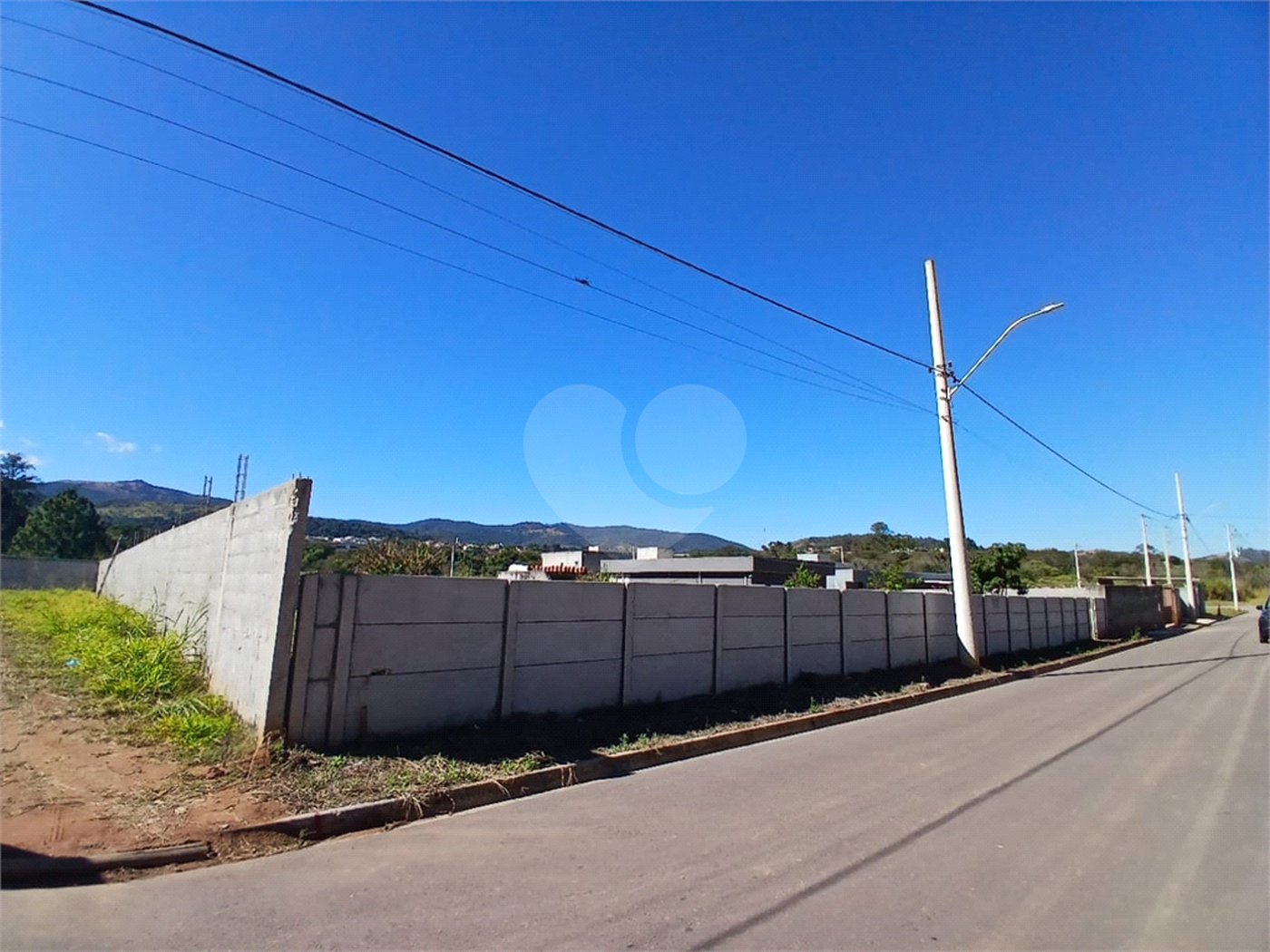 Terreno a venda no Jardim Estância Brasil com 1400m²