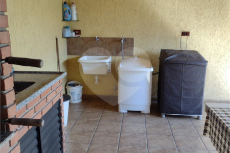 Casa com 180m² , 3 dormitórios , sendo 1 suíte , 2 vagas , à venda em Itaquera