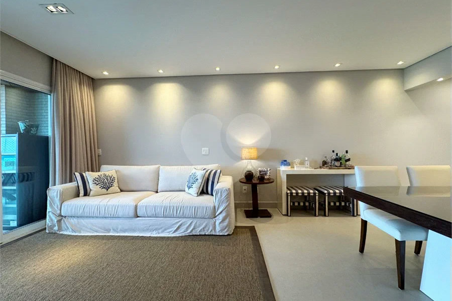 Apartamento à venda com 3 quartos, sendo 2 suítes,  em Riviera de São Lourenço, Bertioga, SP