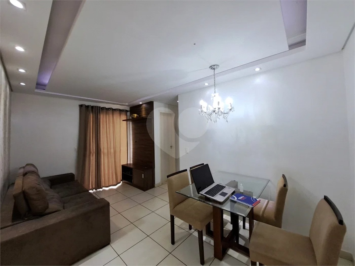 Apartamento com 02 quartos MOBILIADO com varanda e lazer !