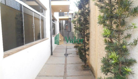 Casa à venda com 4 quartos, sendo 2 suítes,  no Centro, São Carlos, SP