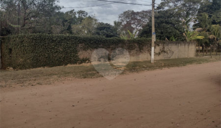 Chácara à venda com 4 quartos, sendo 1 suíte,  em Chácara Leila, São Carlos, SP