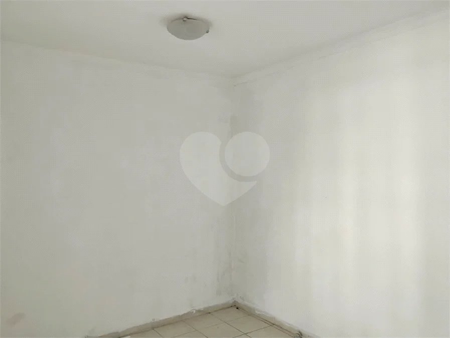 Vende-se sobrado de 3 andares na Vila Santa Catarina