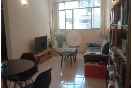 Apartamento mobiliado com 49 m² de área útil, 1 quarto, à venda na Bela Vista