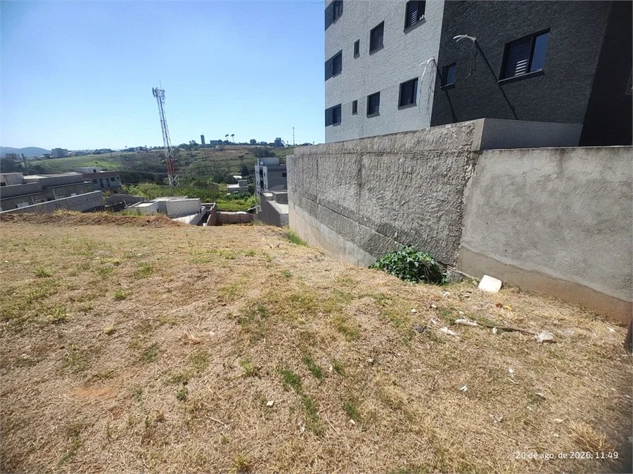 Terreno em Atibaia com 197 metros, pronto para construir, ao lado de supermercado e diversos comércios