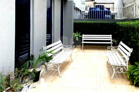 Apartamento à venda na Aclimação de 78m² com 2 dormitórios.