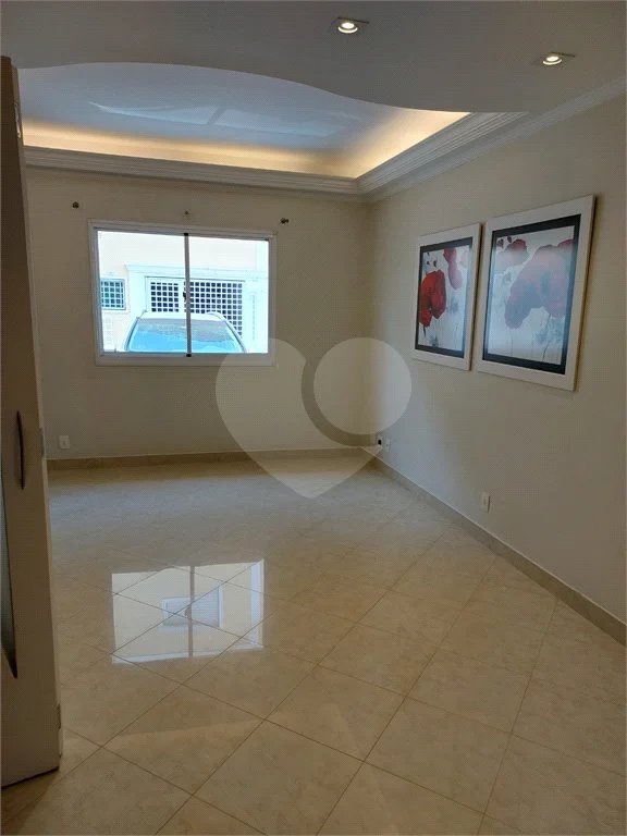 Sobrado á venda com 102m²- Vila Bertioga.