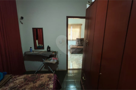 Oportunidade Única no Santa Felícia: Casa 3 dormitórios, Conforto, Espaço de Sobra e a Melhor Localização de São Carlos!