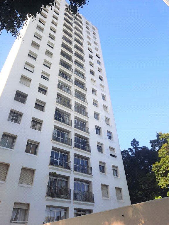 Apartamento à venda com 3 quartos, sendo 1 suíte,  em Alto da Boa Vista, São Paulo, SP