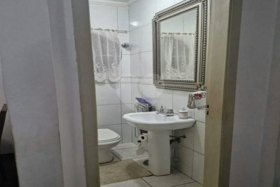 Casa à venda com 3 quartos, sendo 1 suíte, em Vila Paulista, São Paulo, SP