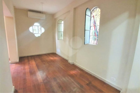 Casa de Vila Tombada 2 dormitórios/ 2 banheiros/ 1 vaga em Higienópolis