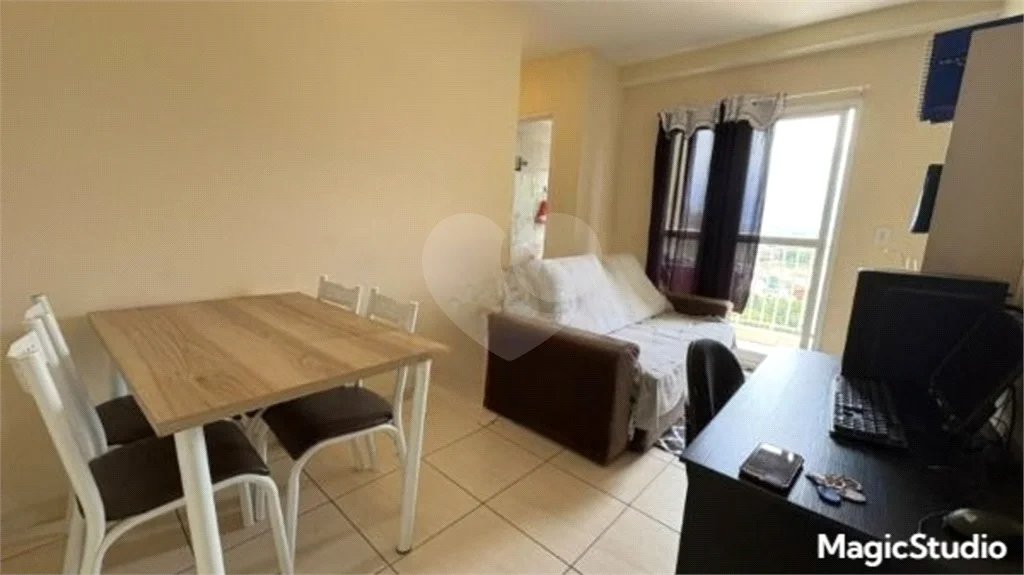 Apartamento com 50m², 2 dormitórios, 2 vagas, disponível para venda e locação, no bairro Água Chata, em Guarulhos.