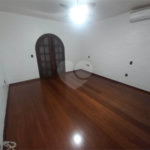 Casa térrea no Condomínio Faber I.