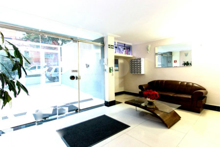 Apartamento à venda na Aclimação de 78m² com 2 dormitórios.