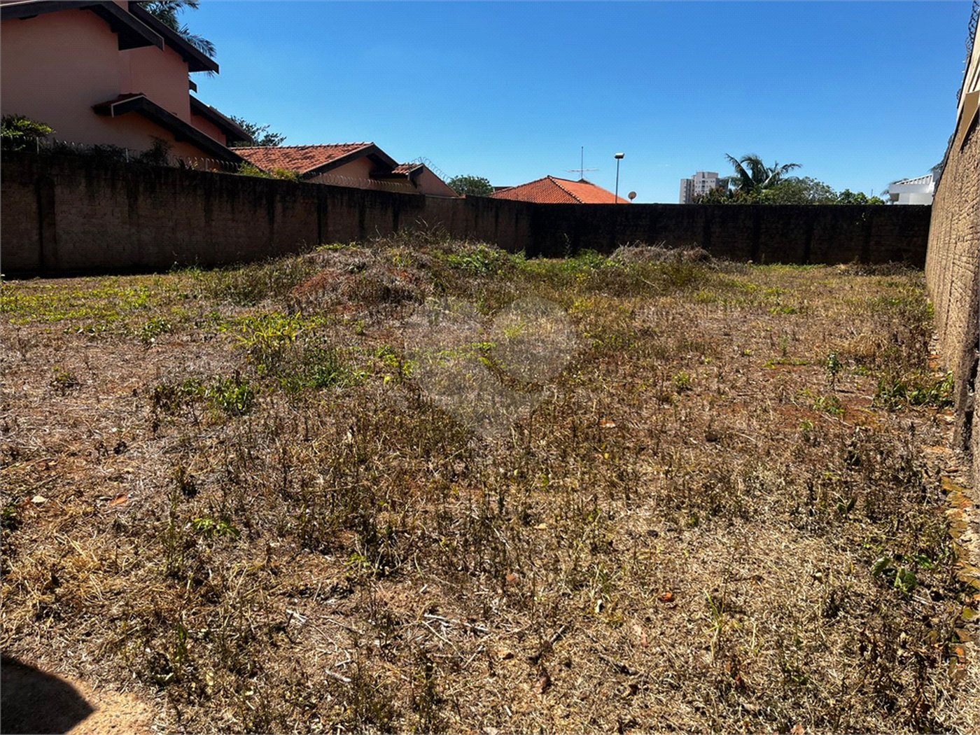 Terreno com 586,00 m² á Venda.